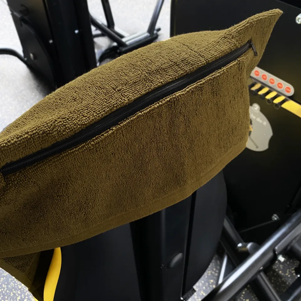 JELEX "100FIT" Fitness Handtuch mit Zip-Tasche armygrün