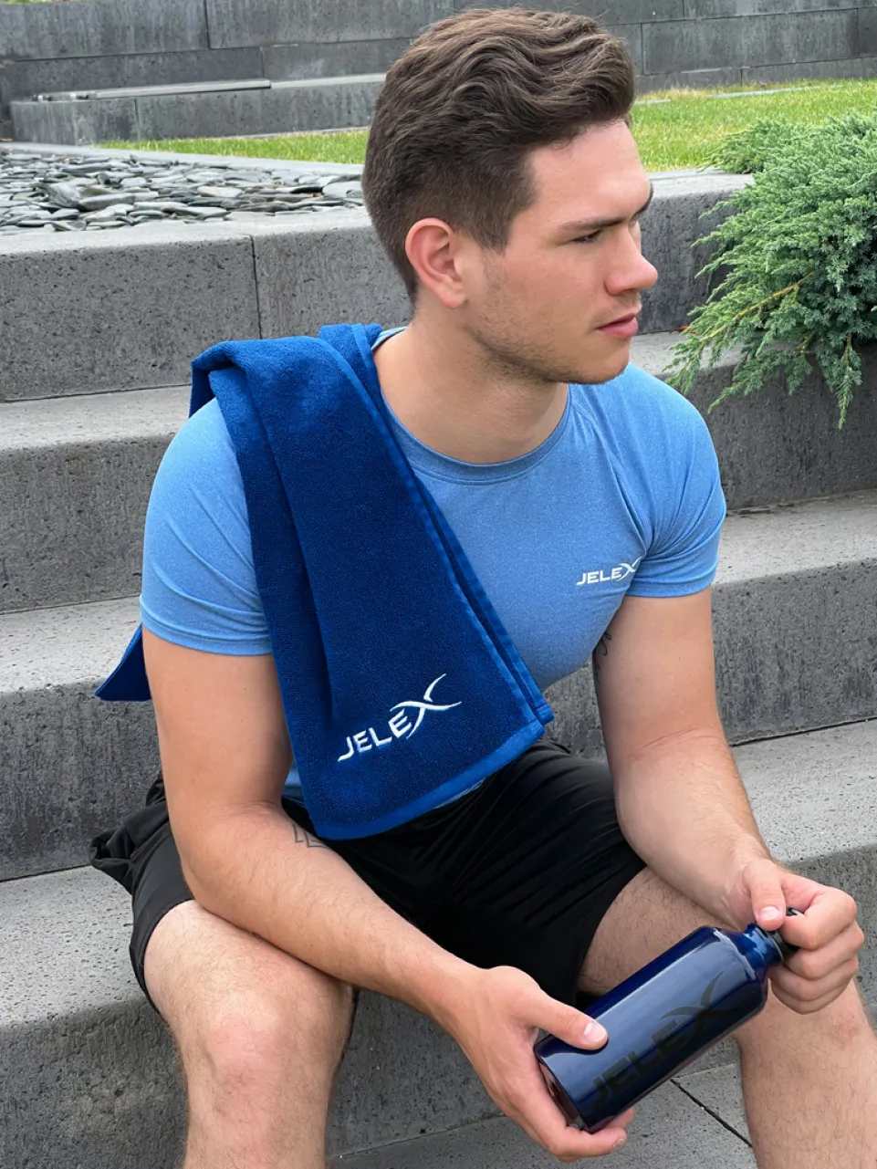 JELEX "100FIT" Fitness Handtuch mit Zip-Tasche royalblau