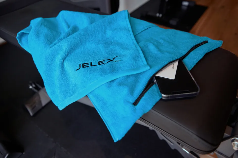JELEX "100FIT" Fitness Handtuch mit Zip-Tasche türkis