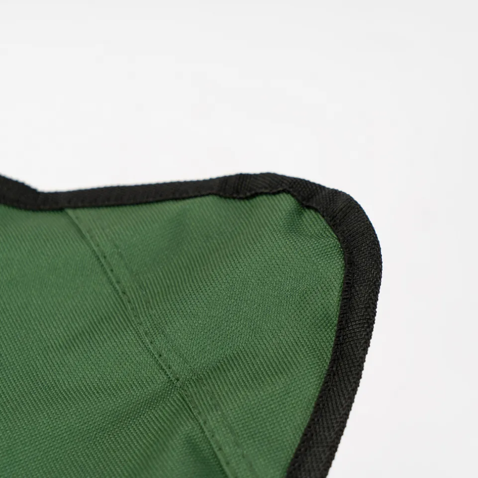 KIRKJUBØUR® "Freydis" klappbarer Vierbein Outdoor Hocker grün